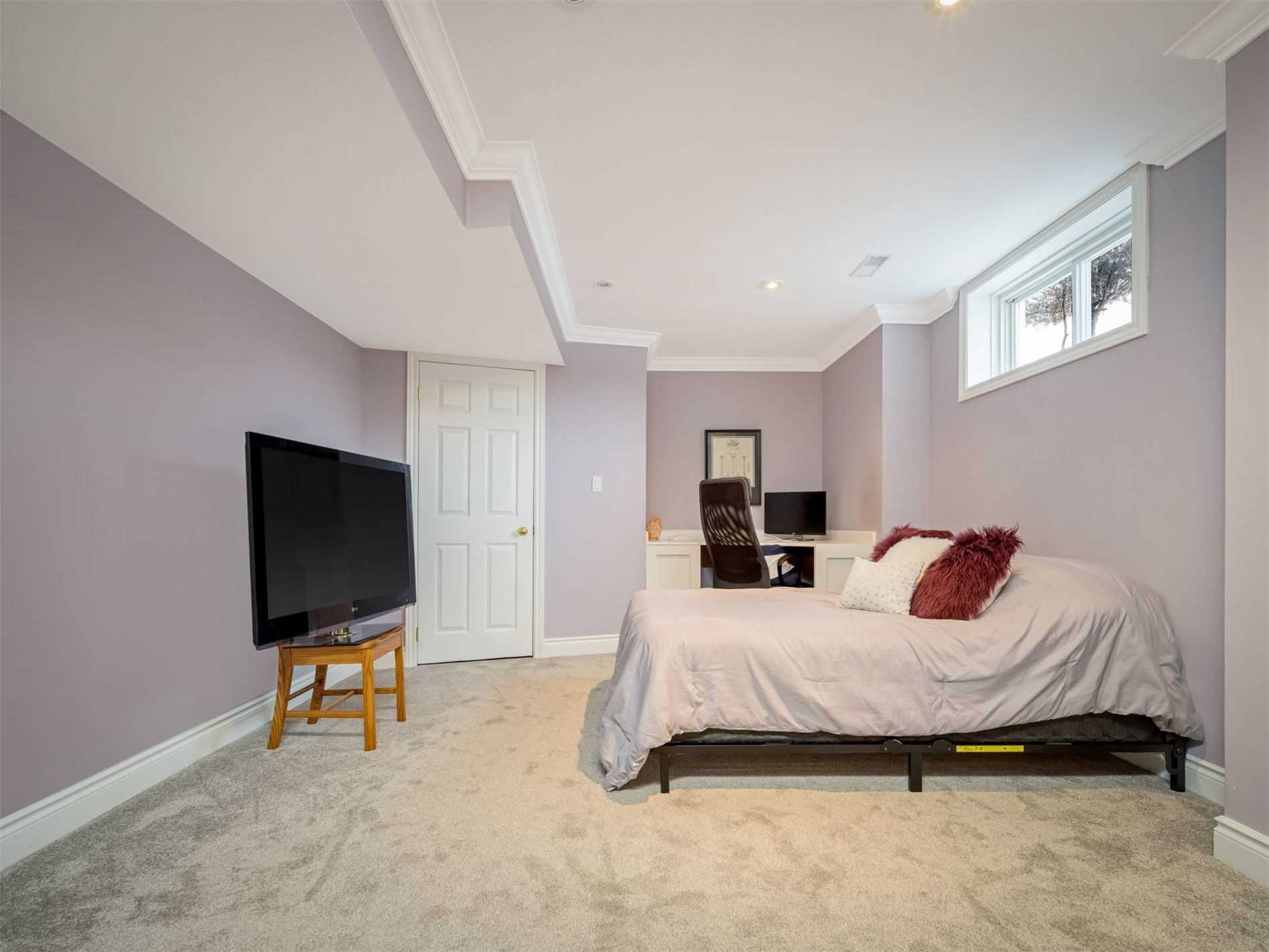 9 Palomino Dr