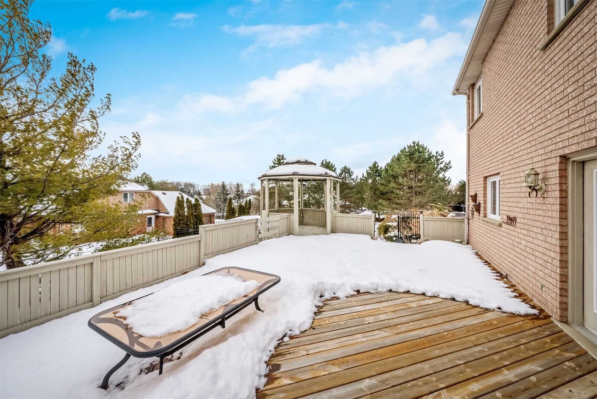 9 Palomino Dr