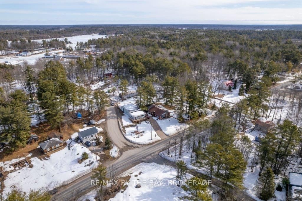 2512 HONEY HARBOUR Road