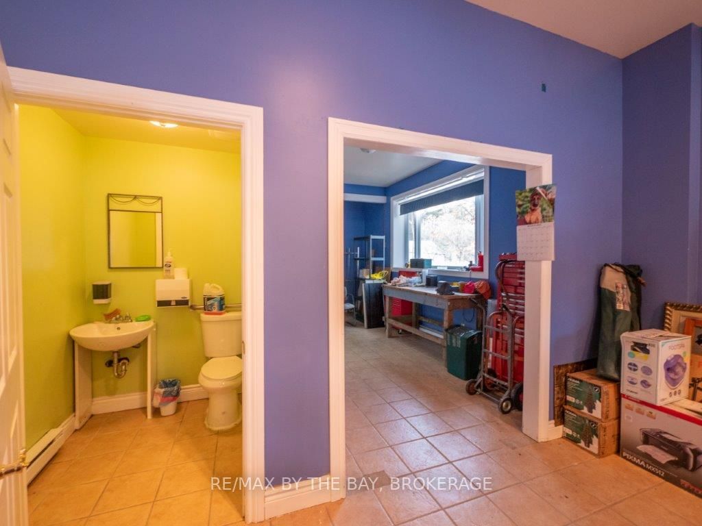 2512 HONEY HARBOUR Road