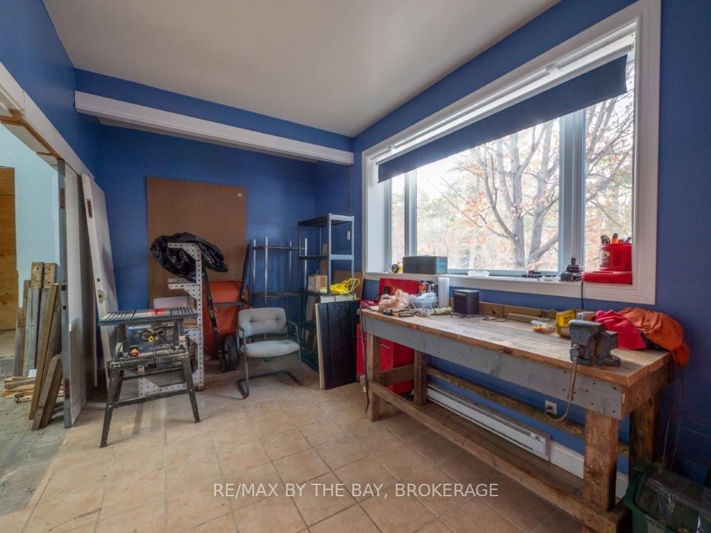 2512 HONEY HARBOUR Road