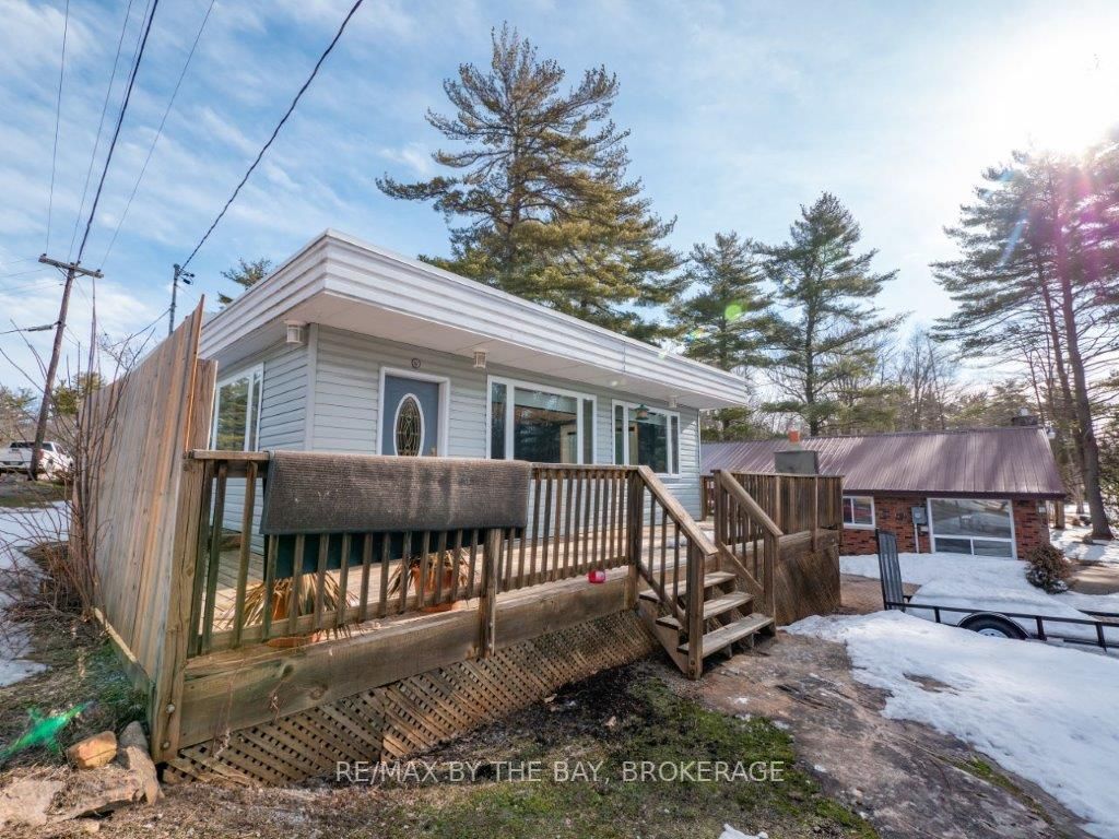 2512 HONEY HARBOUR Road