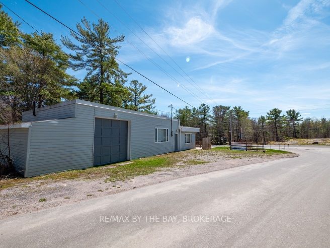 2512 HONEY HARBOUR Road