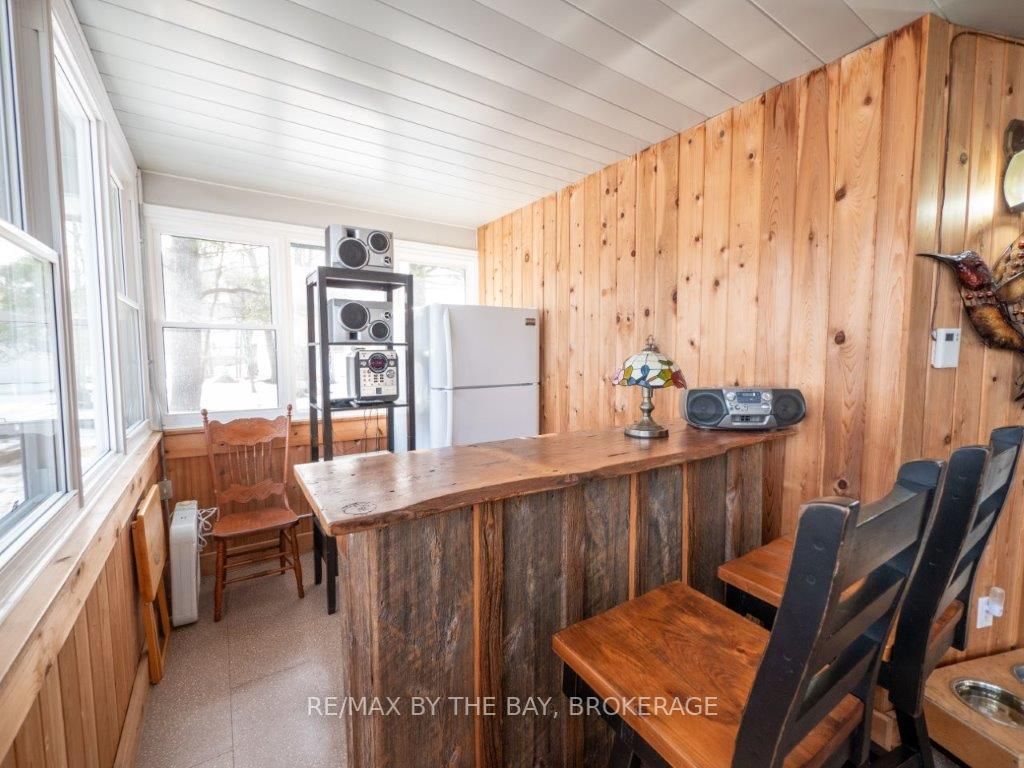 2512 HONEY HARBOUR Road
