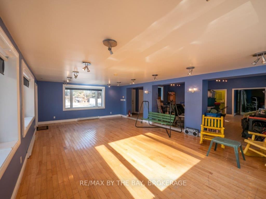 2512 HONEY HARBOUR Road