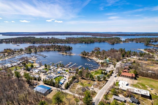 2512 HONEY HARBOUR Road
