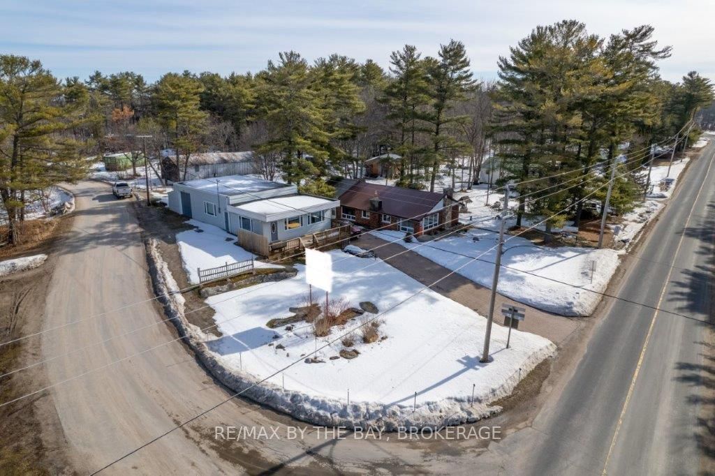 2512 HONEY HARBOUR Road