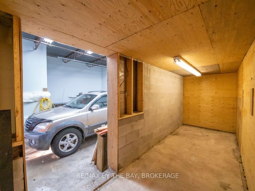 2512 HONEY HARBOUR Road
