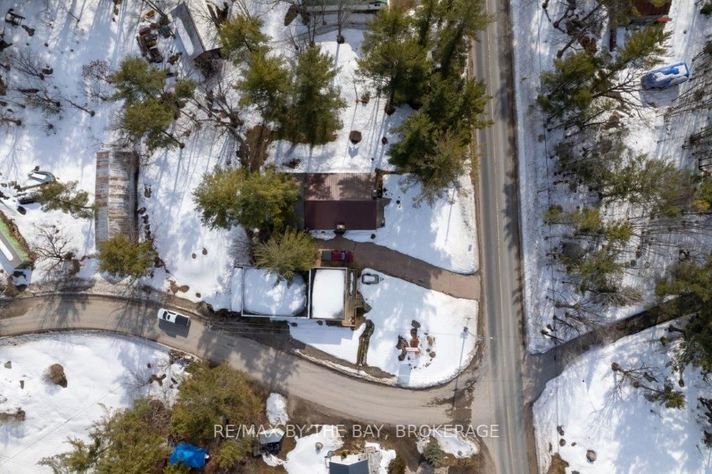 2512 HONEY HARBOUR Road