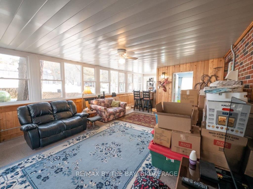 2512 HONEY HARBOUR Road