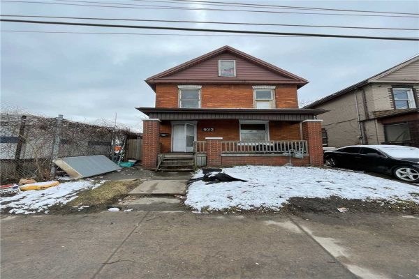 922 Burlington St N, Hamilton