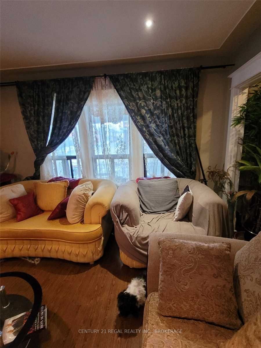 35 Chestnut Ave