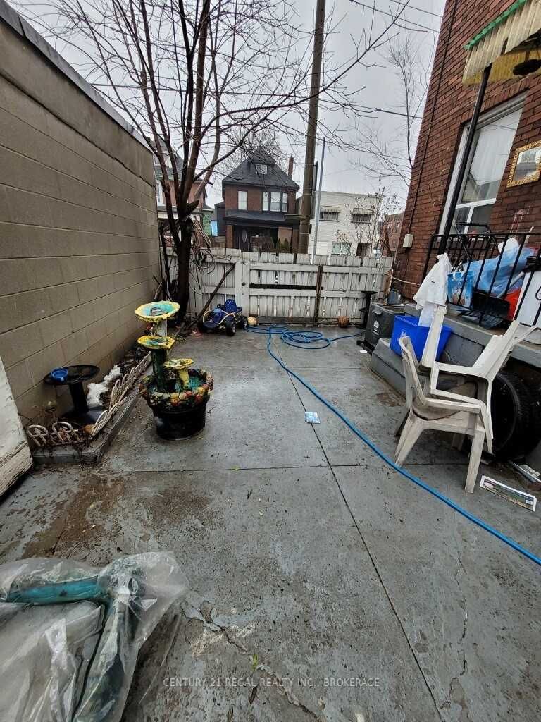35 Chestnut Ave