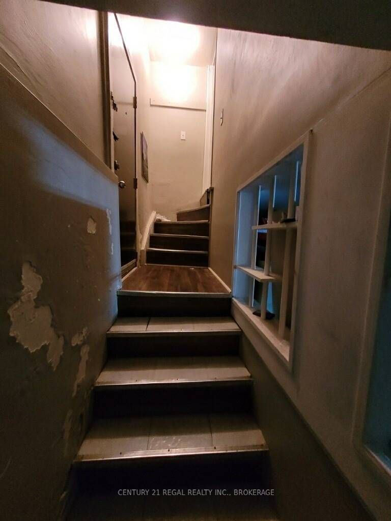 35 Chestnut Ave