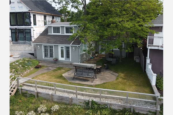 10571 Lakeshore Rd W, Wainfleet