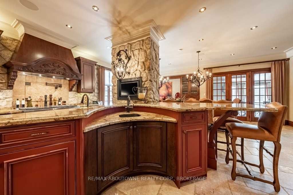489 Jerseyville Rd W