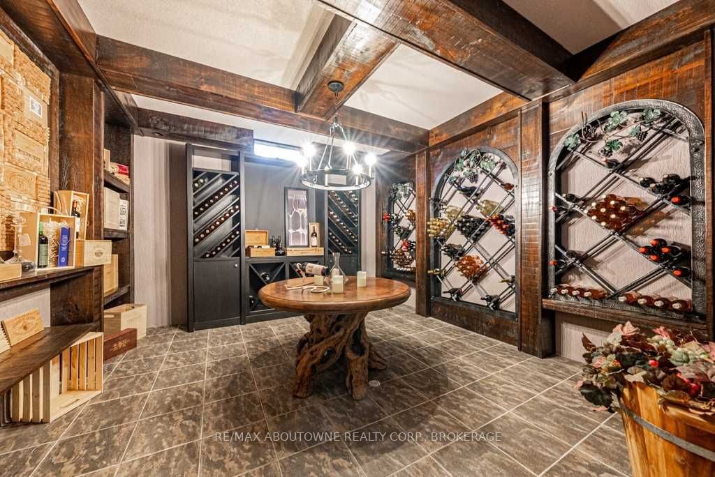 489 Jerseyville Rd W