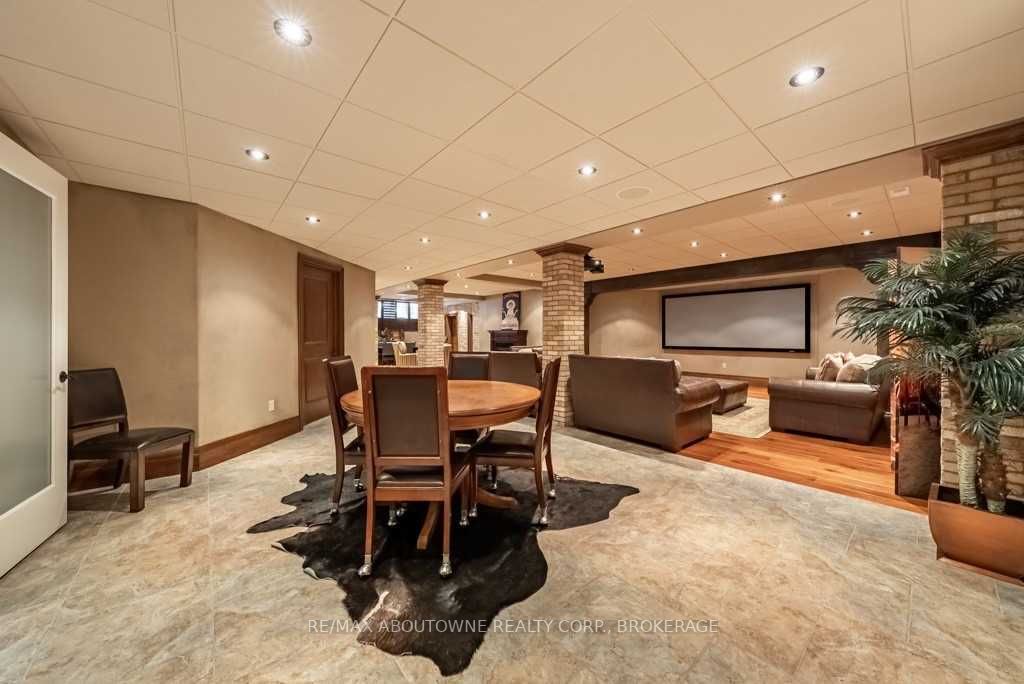489 Jerseyville Rd W