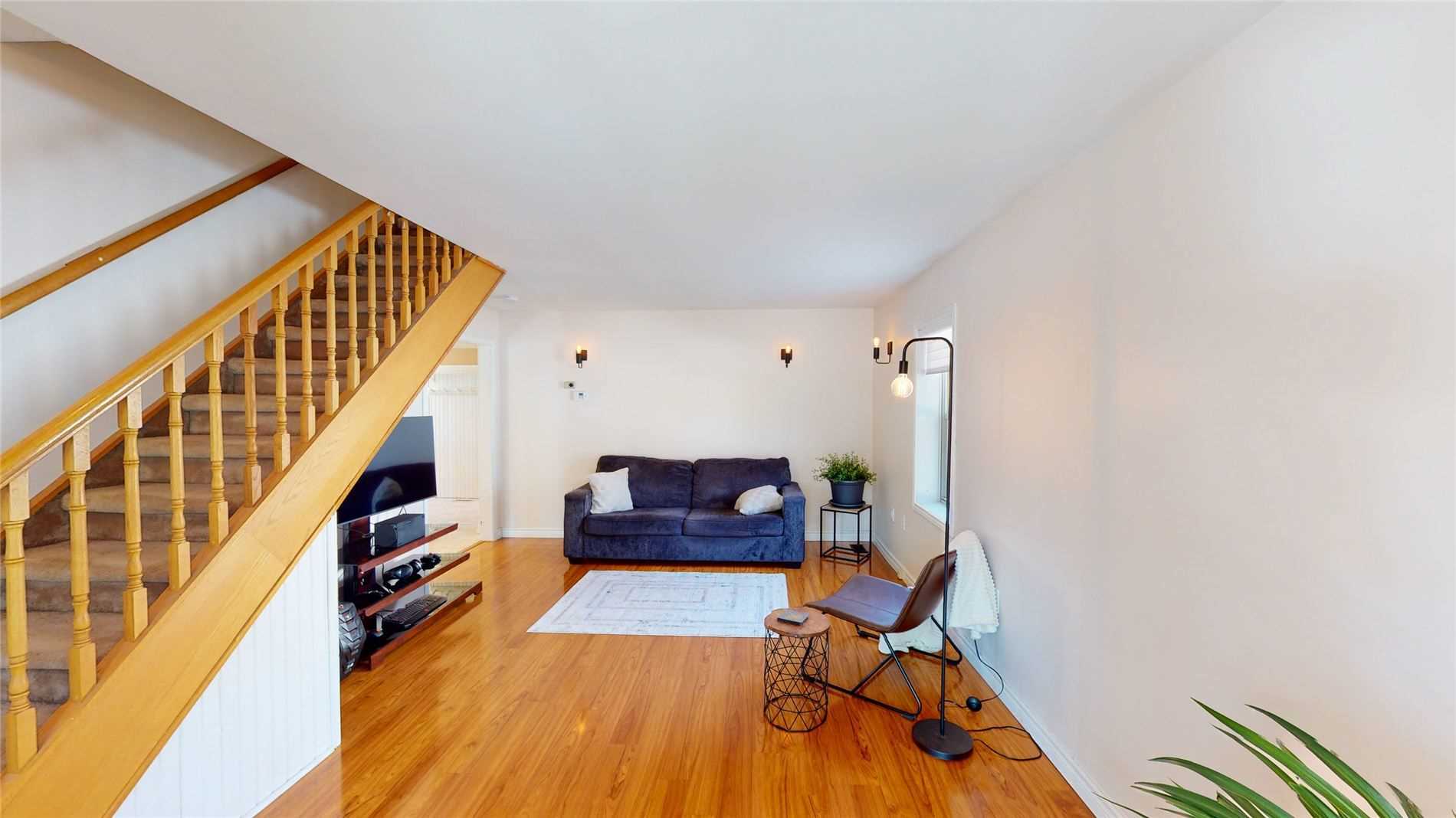 116 Main Street W