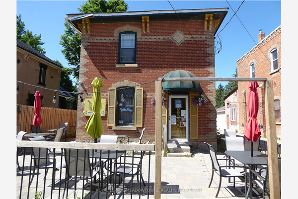 90 Trafalgar Rd, Erin