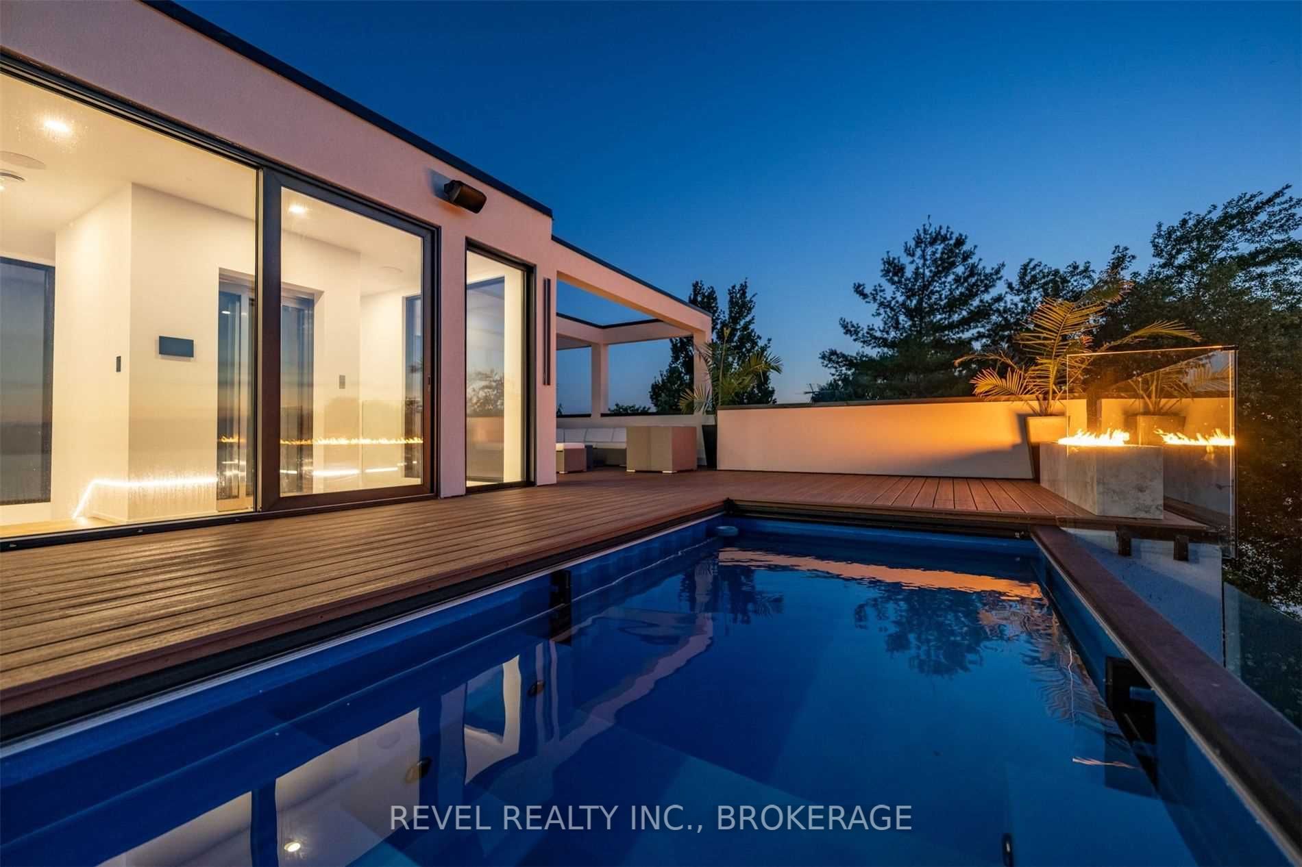 6 Firelane 11A Street