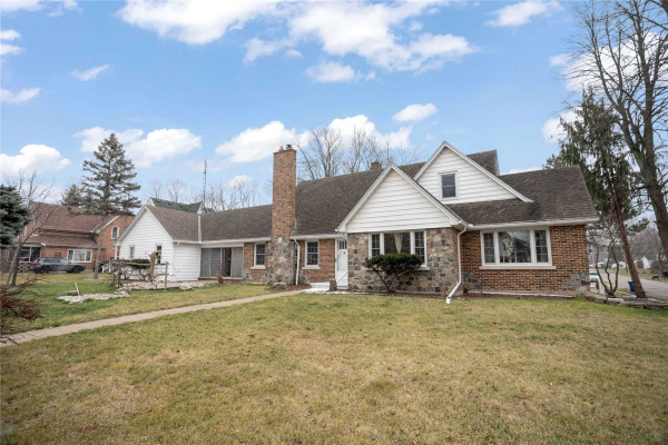 89 Main St E, Chatham-Kent