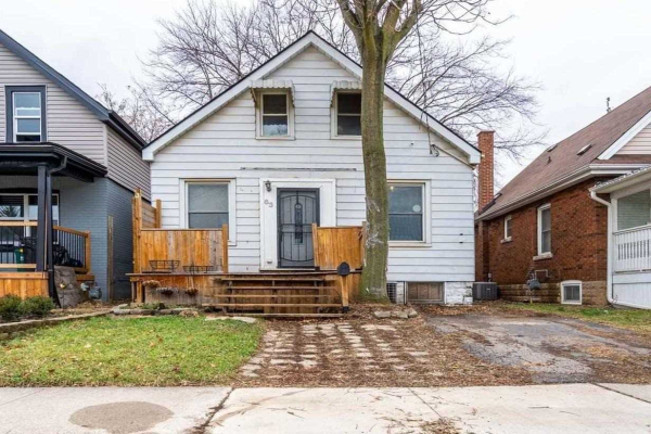 63 Tragina Ave N, Hamilton