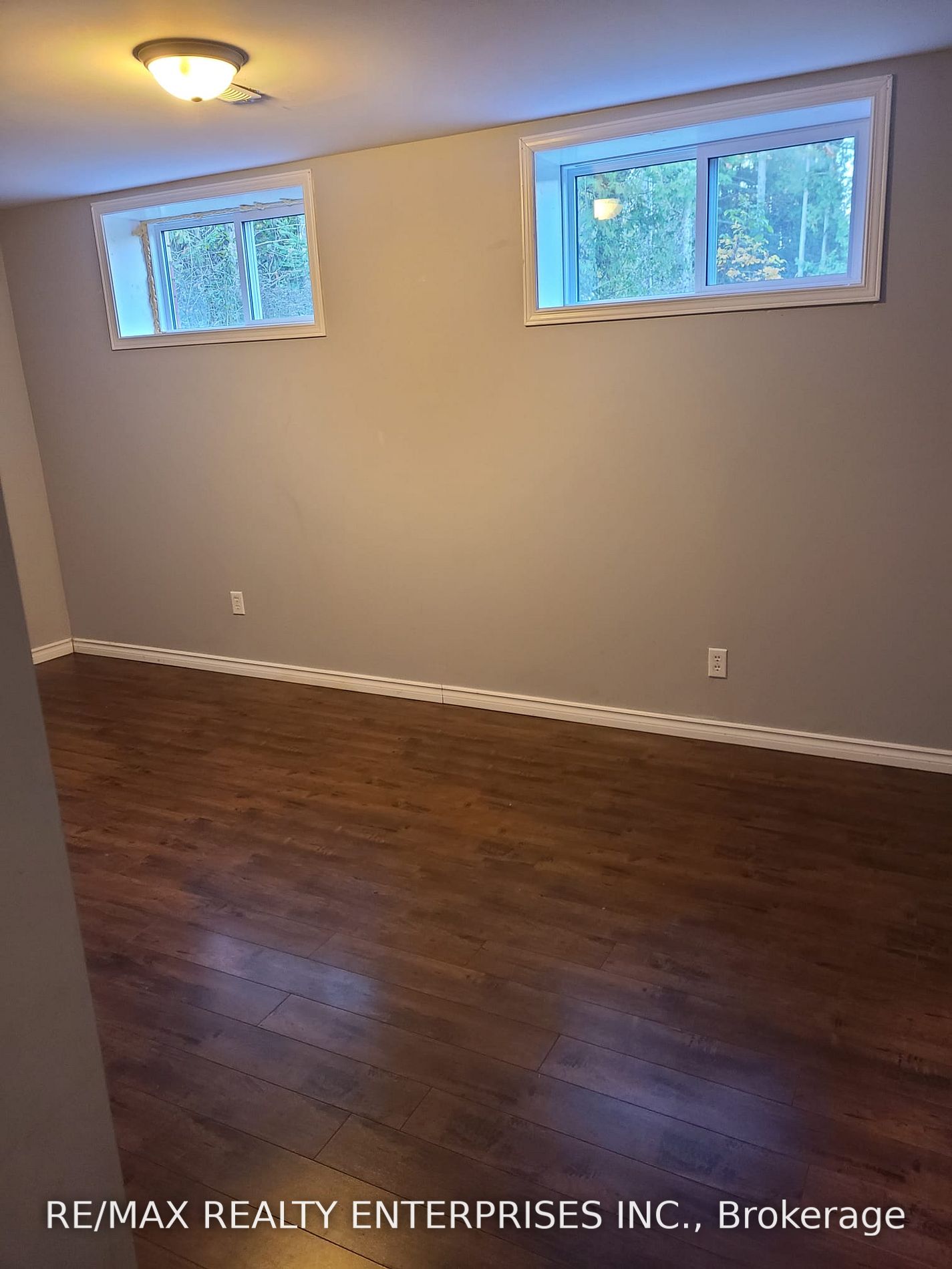 353 Front Street W