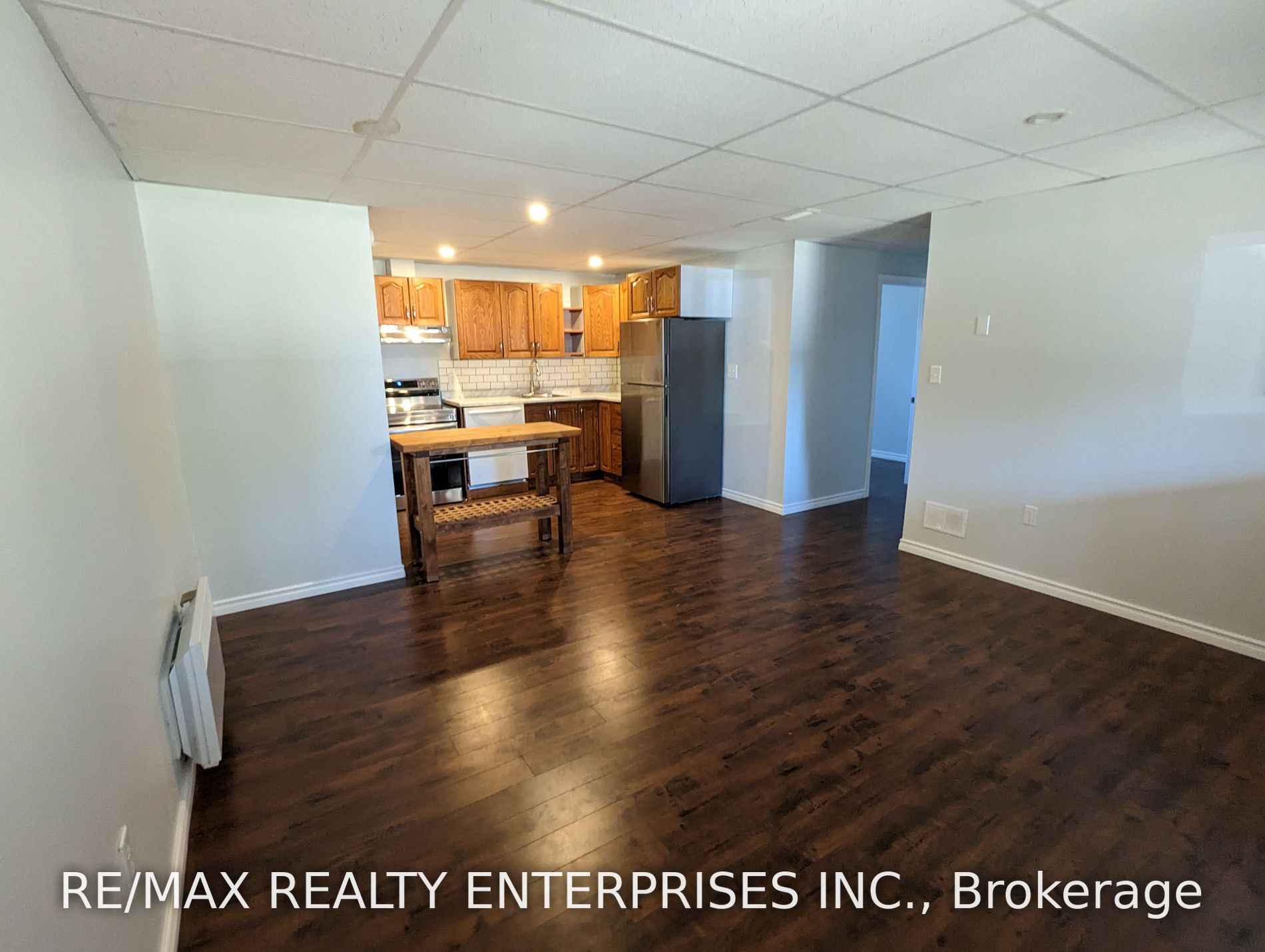 353 Front Street W