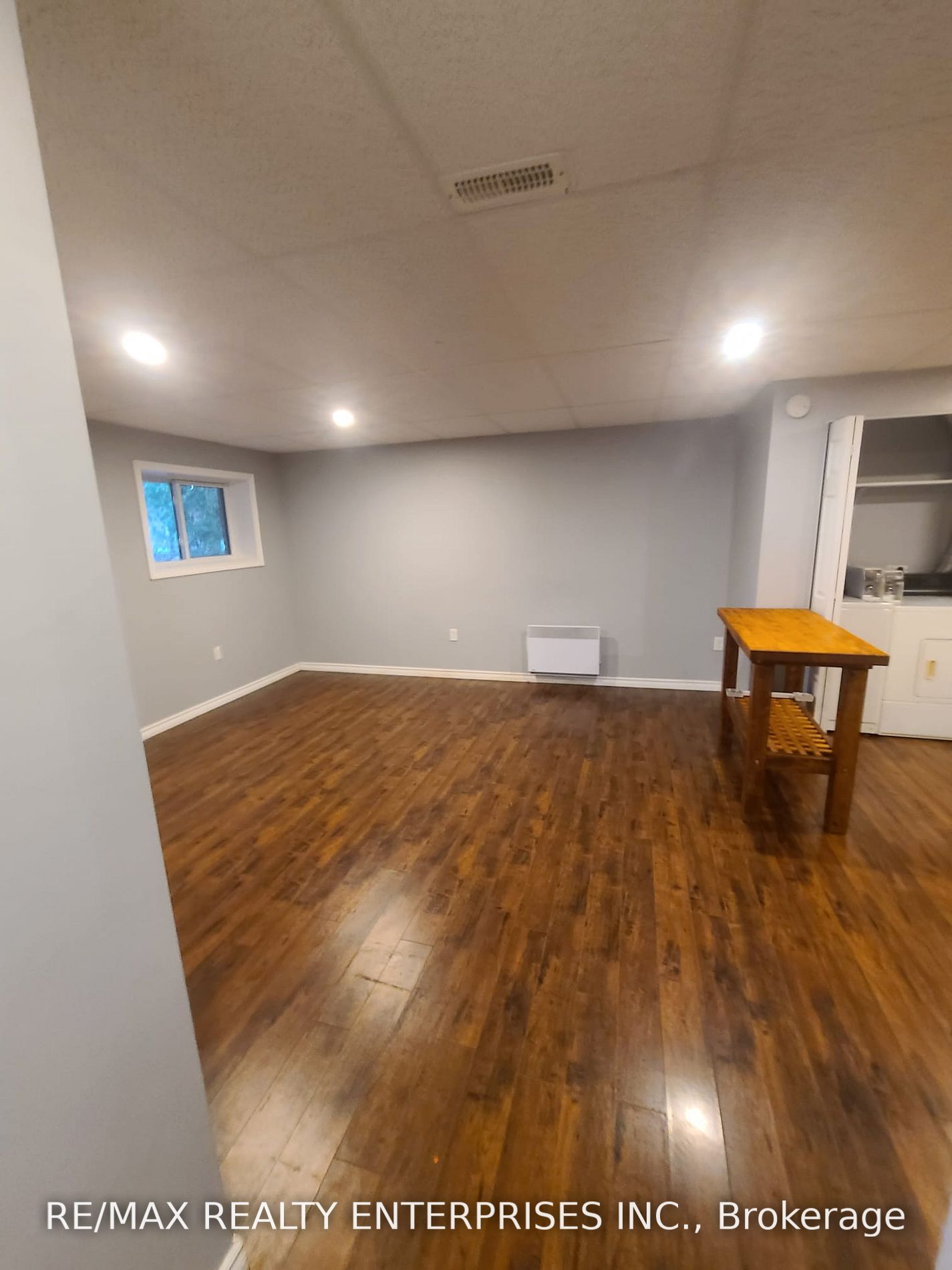 353 Front Street W