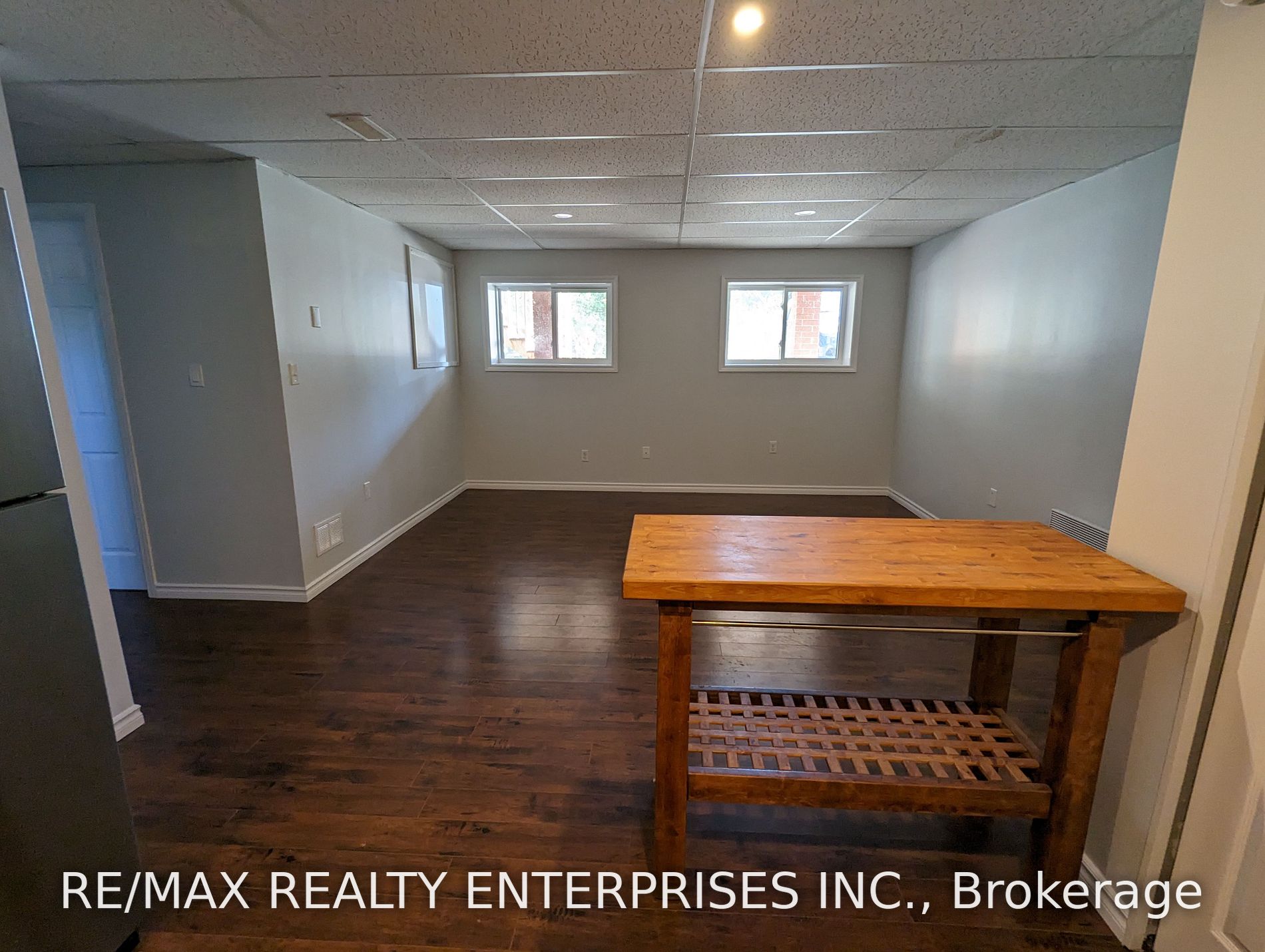 353 Front Street W