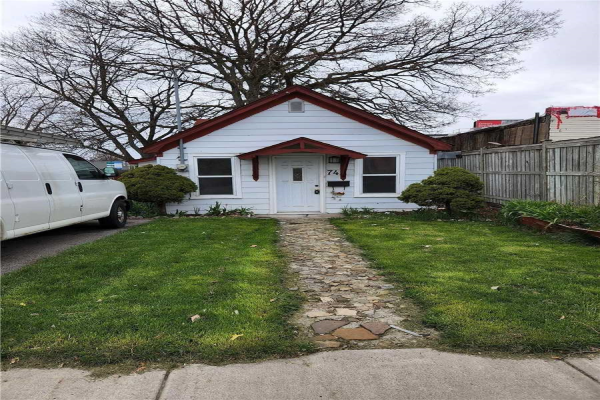 74 Adair Ave S, Hamilton