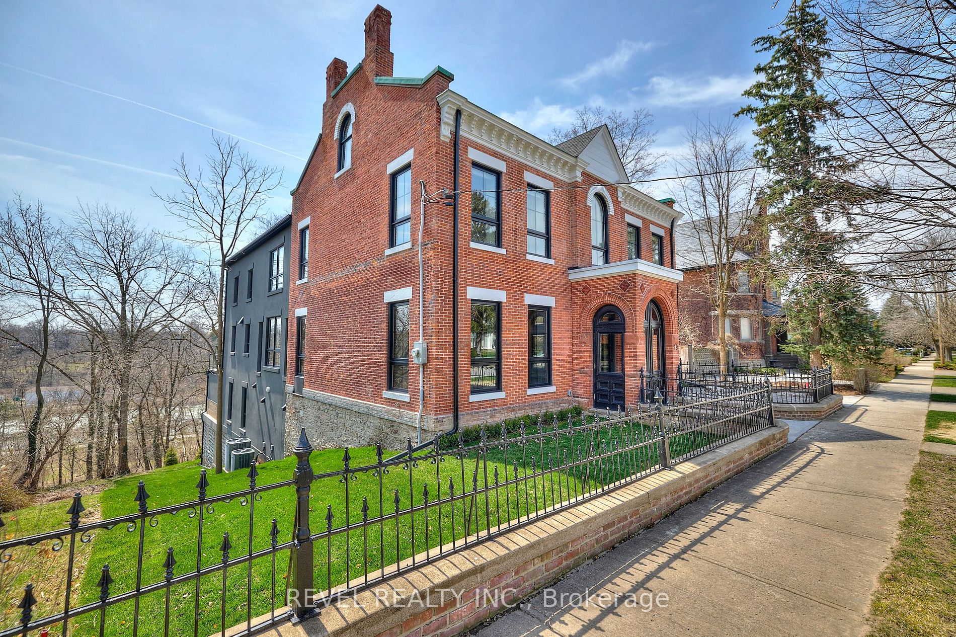 29 Yates Street