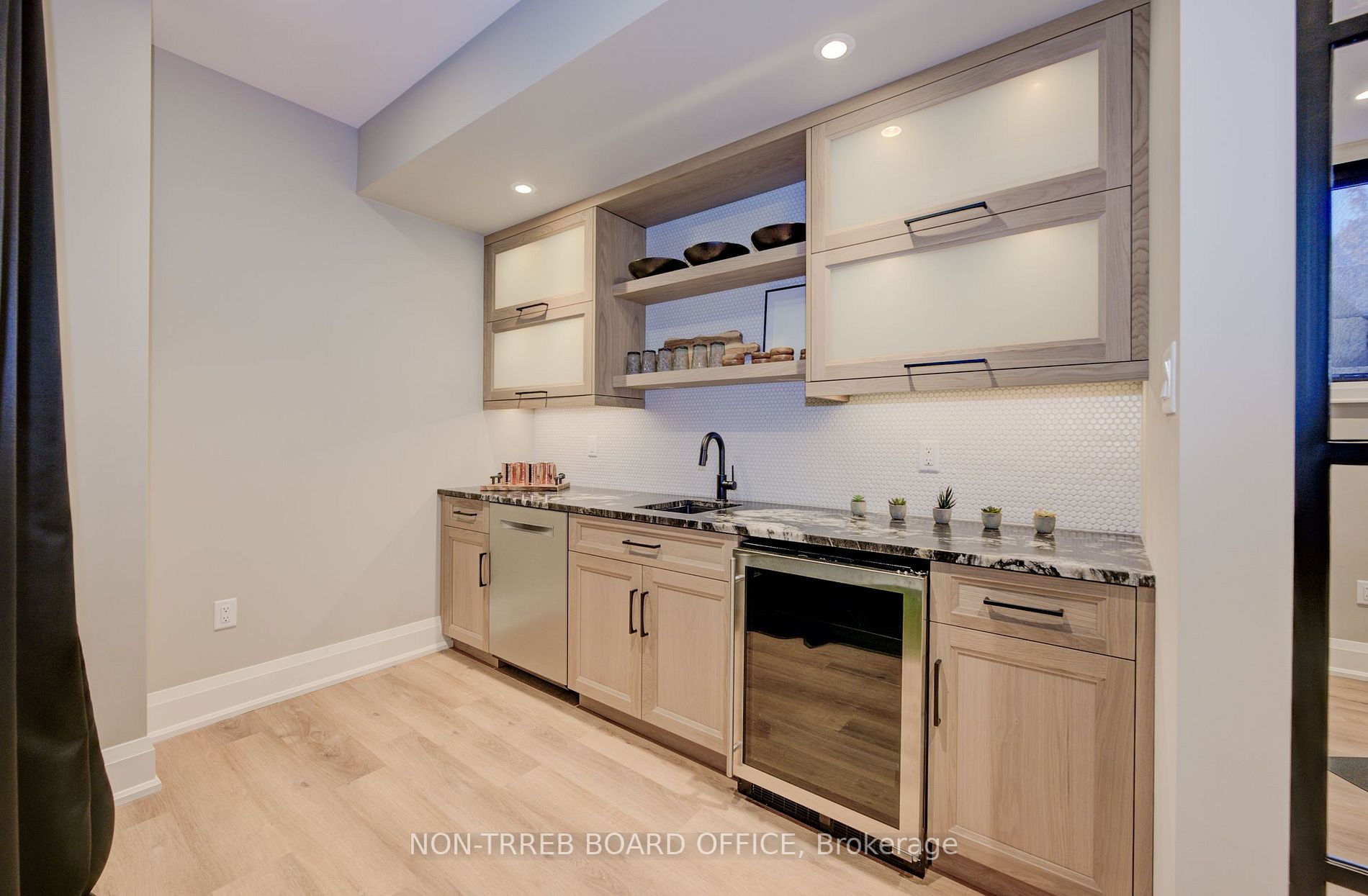 Listing X5912240 - Large Photo # 16