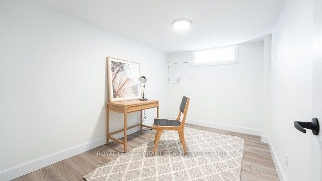 37 Barnes Ave