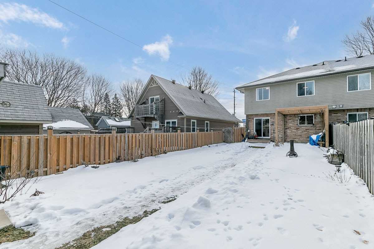 318 Andrew St