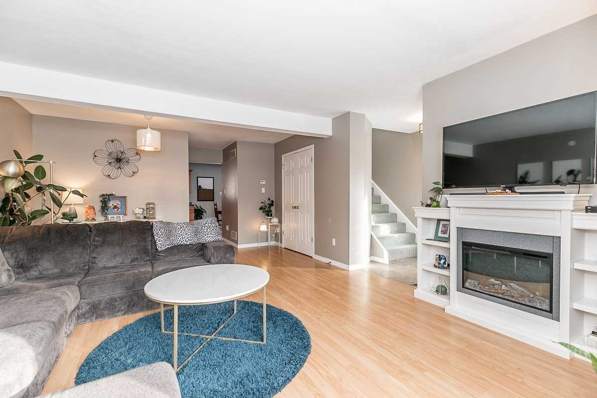 318 Andrew St