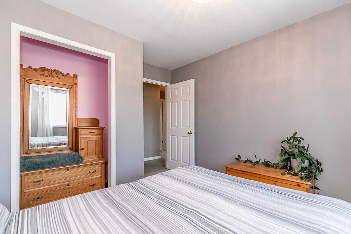 318 Andrew St