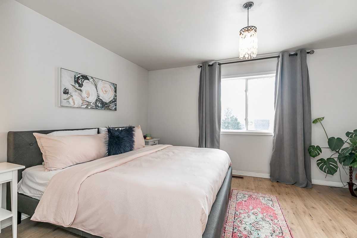 318 Andrew St