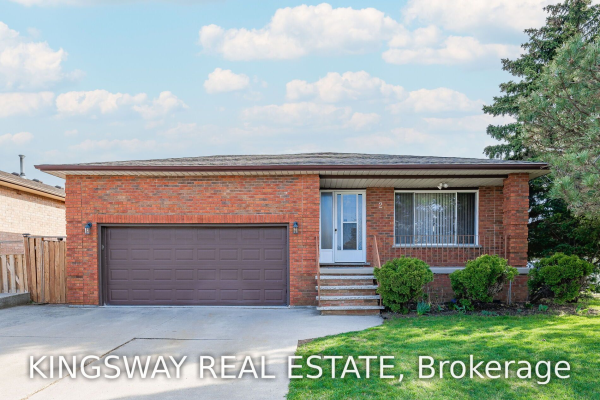 2 Trenholme Cres, Hamilton