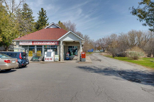 422 King St W, Cobourg