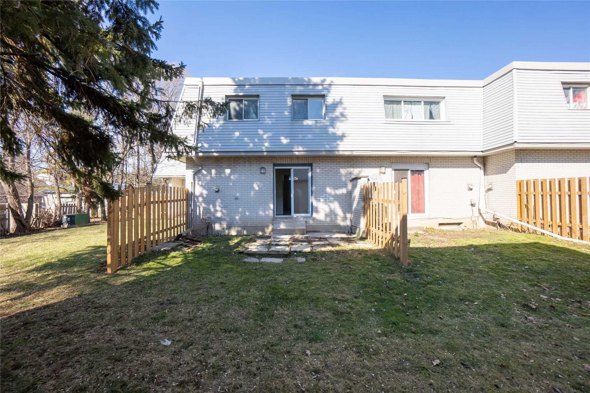 205 Boullee St, #26