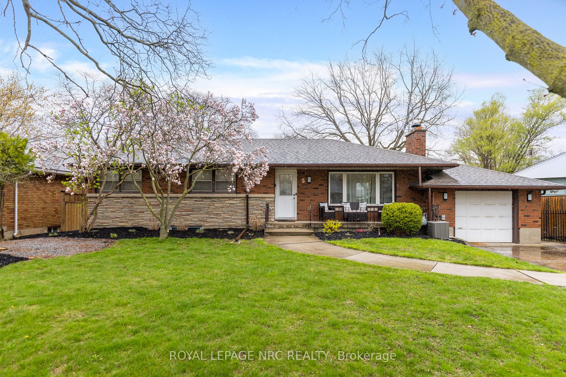 5 Northridge Ave