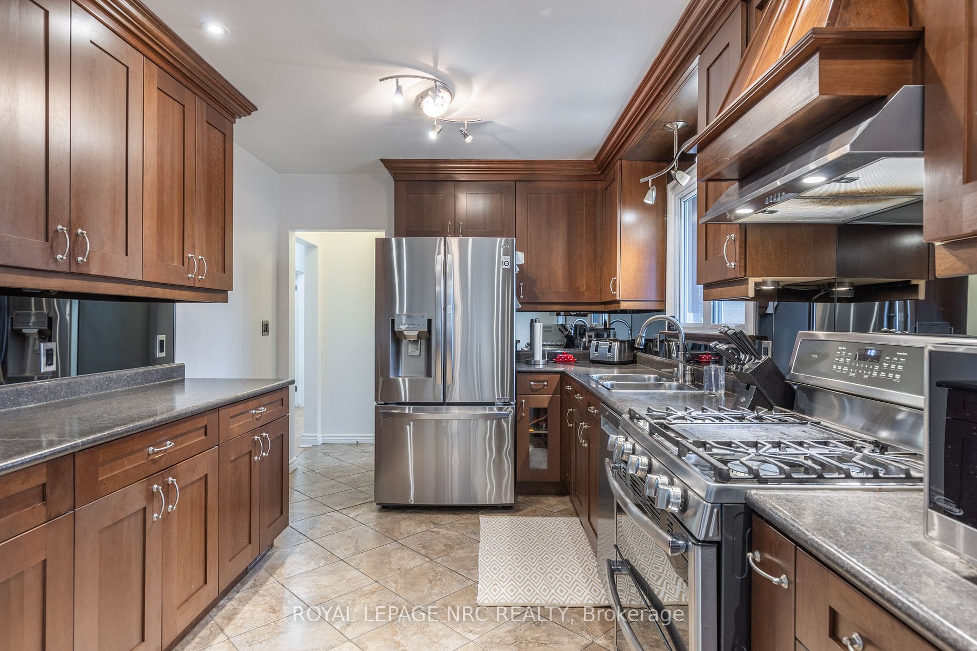 5 Northridge Ave