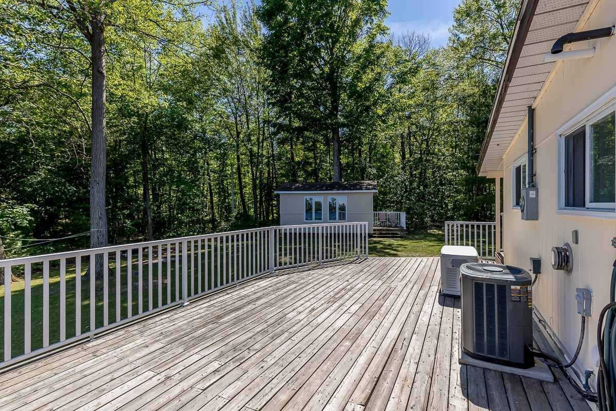 36 Yellowhead Island