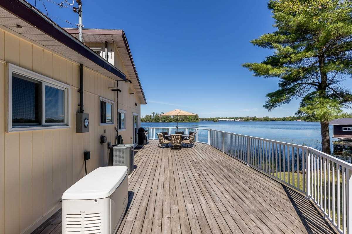 36 Yellowhead Island
