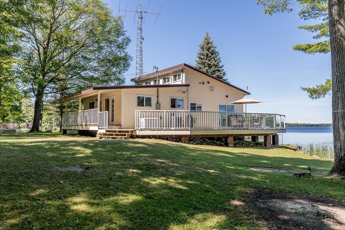 36 Yellowhead Island