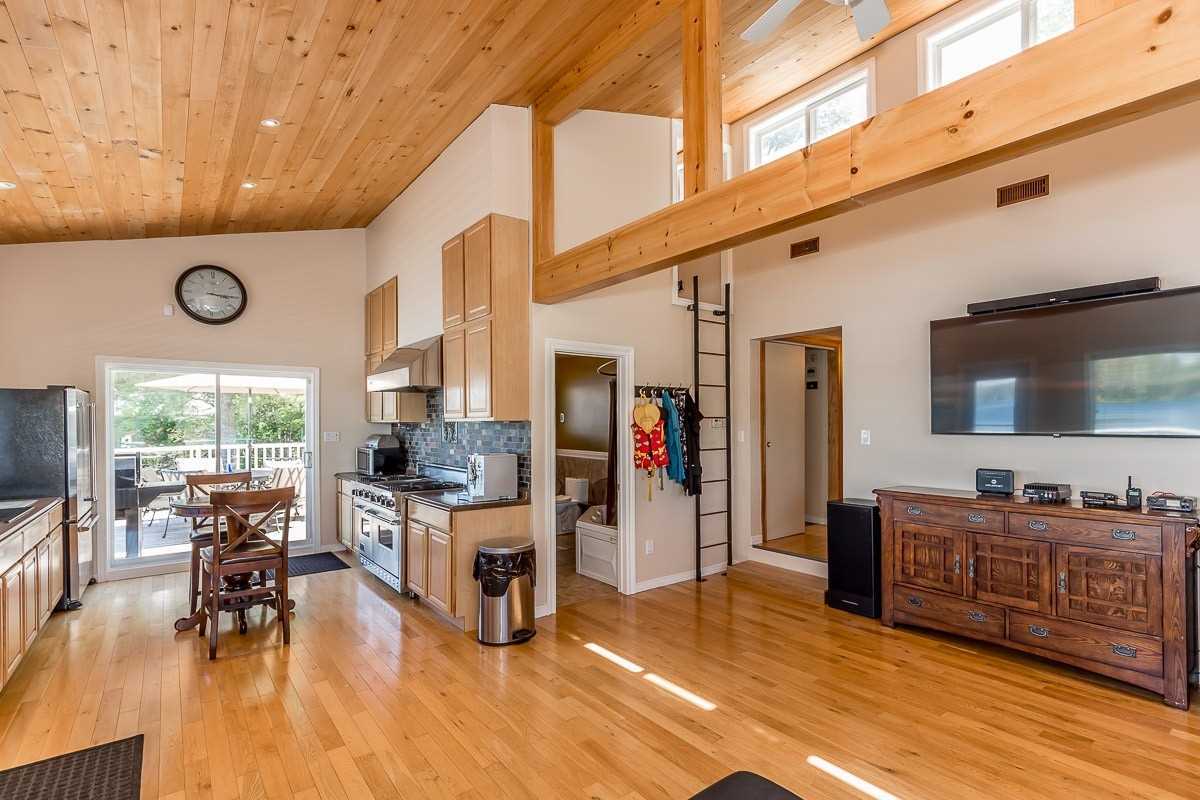 36 Yellowhead Island