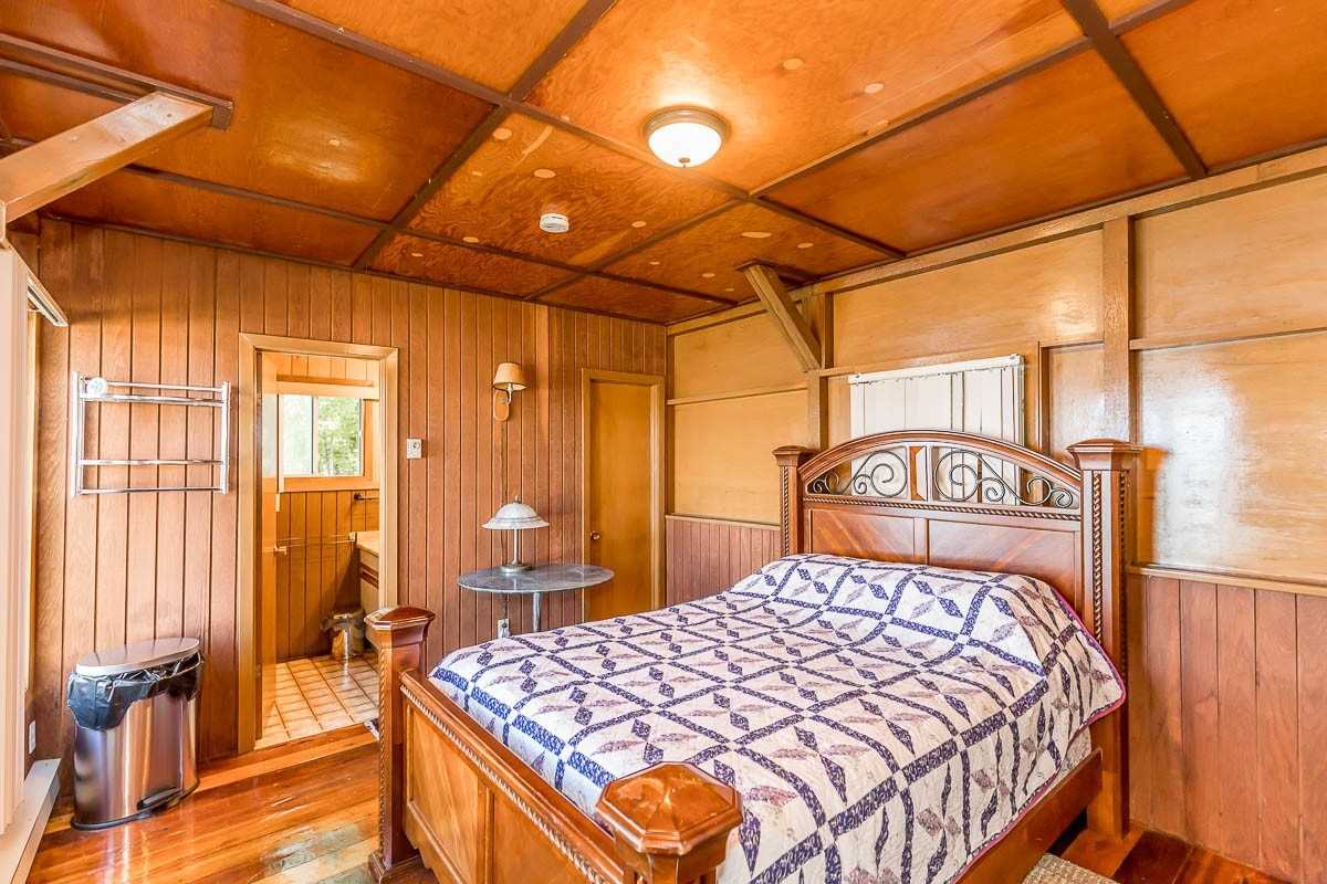 36 Yellowhead Island