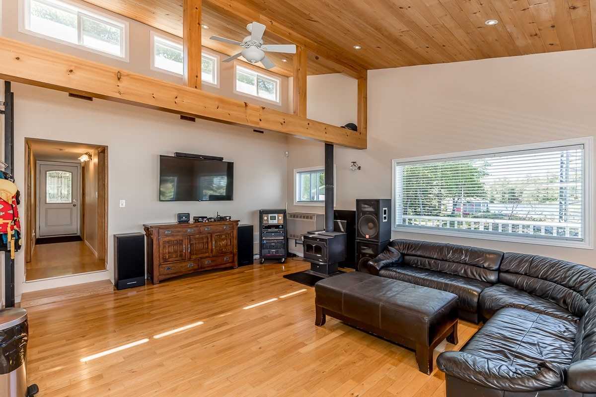 36 Yellowhead Island